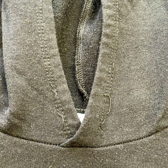 MW Toddler Black Hooded Short Sleeved Top, Size 3/4T - Picture 7 of 7